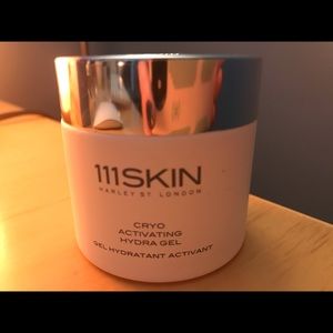 111Skin cryo activating hydra gel